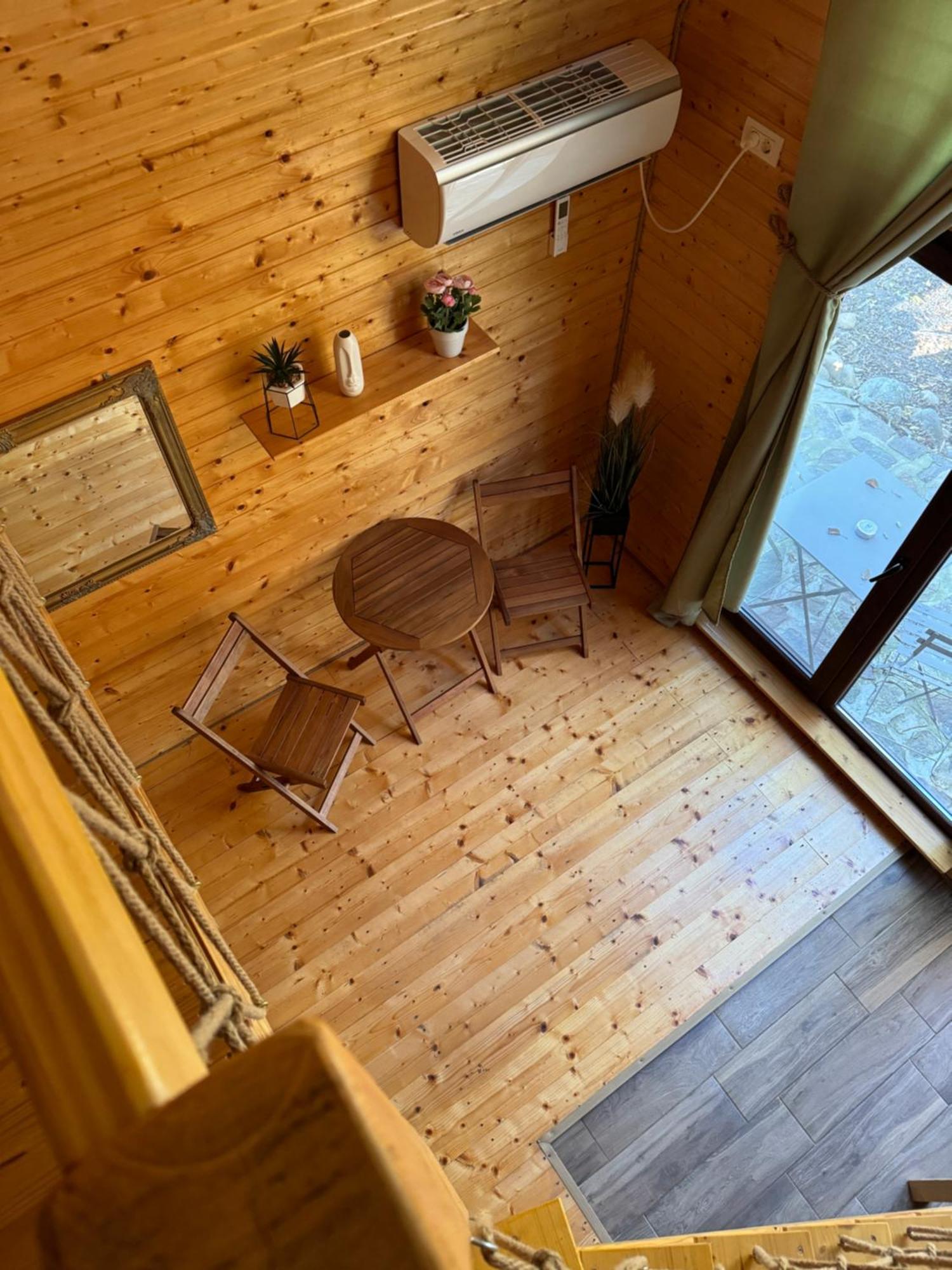 Conacul Lui Patrick Hotel Poenari Bagian luar foto