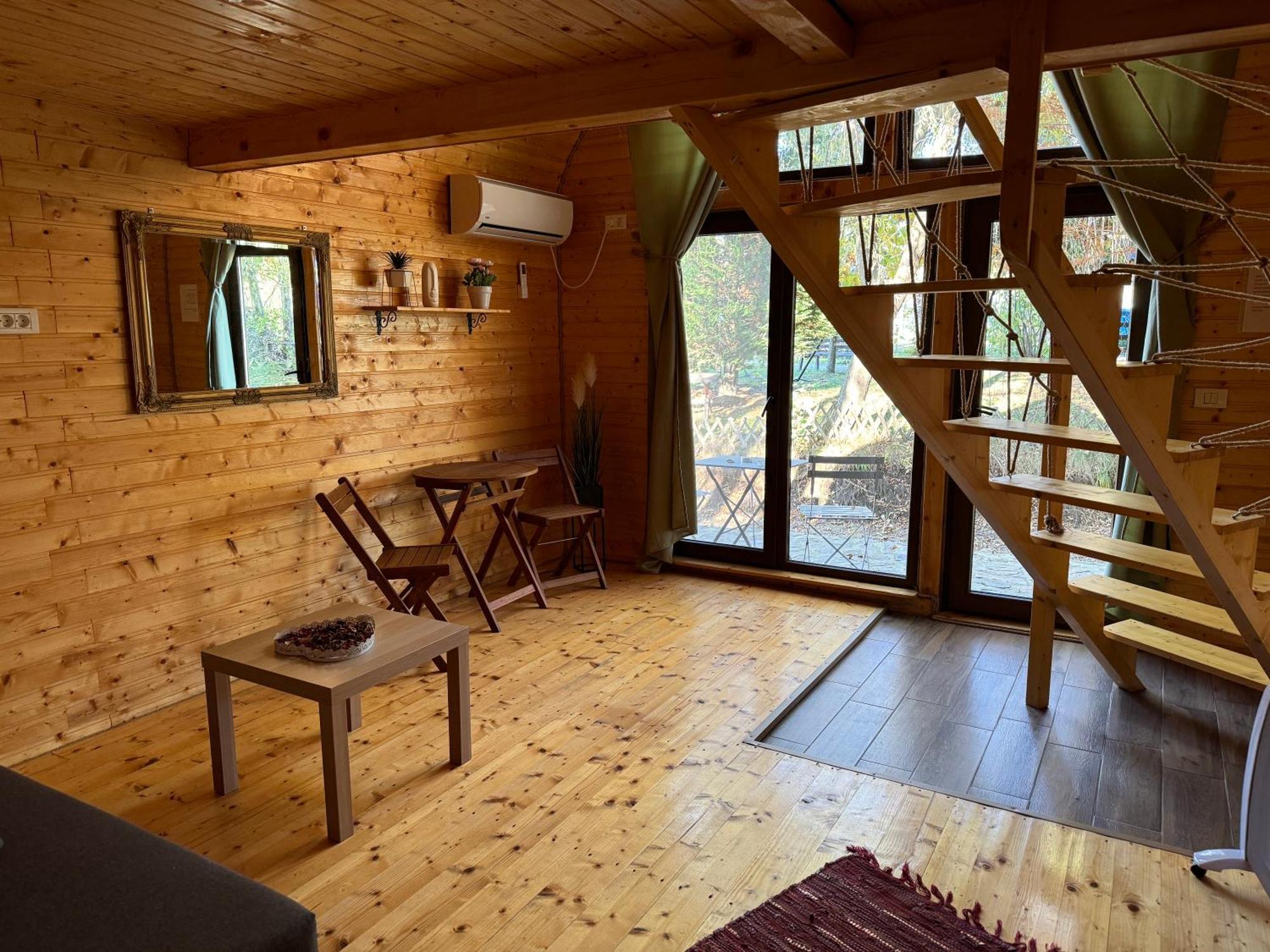 Conacul Lui Patrick Hotel Poenari Bagian luar foto