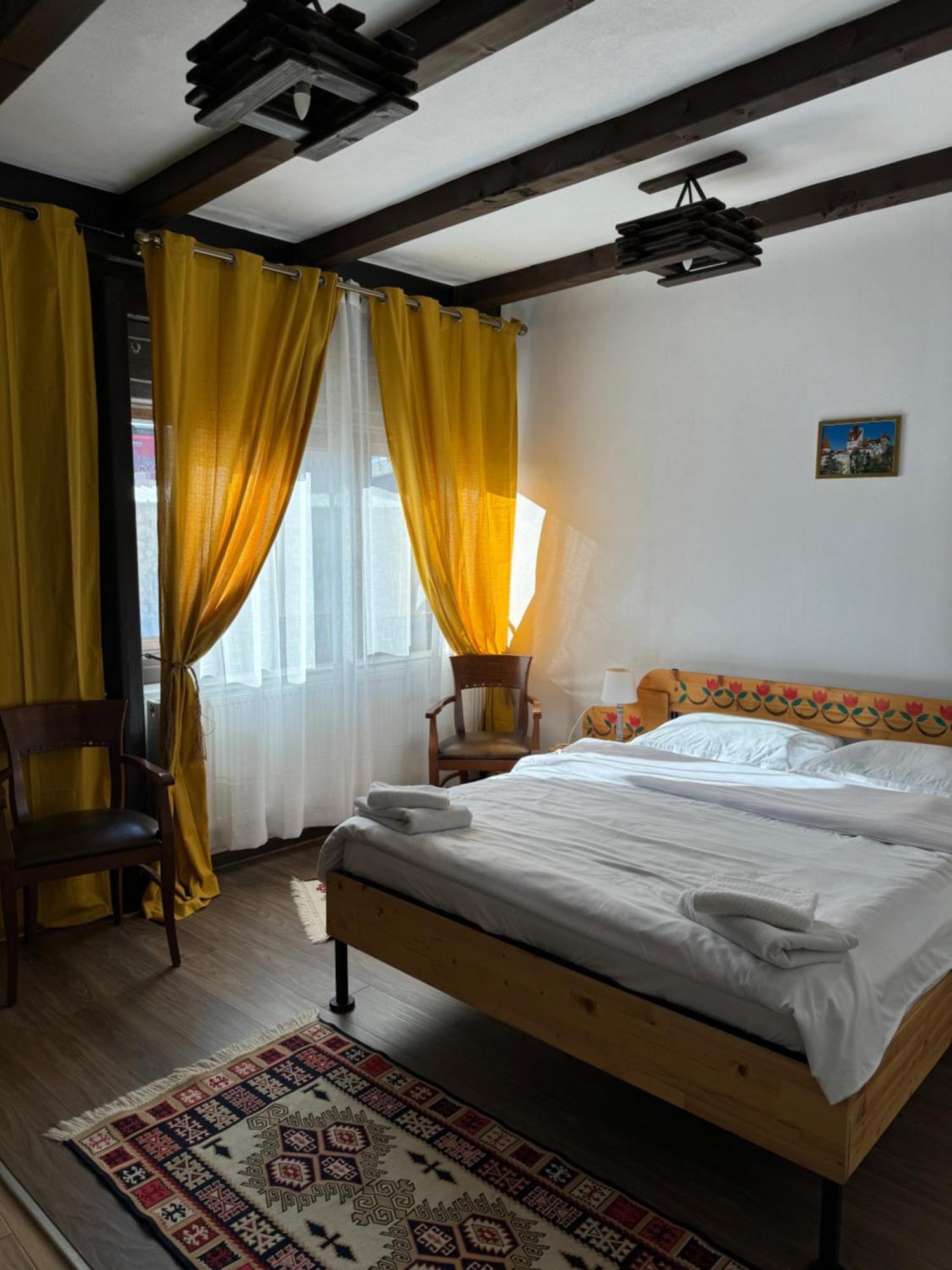 Conacul Lui Patrick Hotel Poenari Bagian luar foto