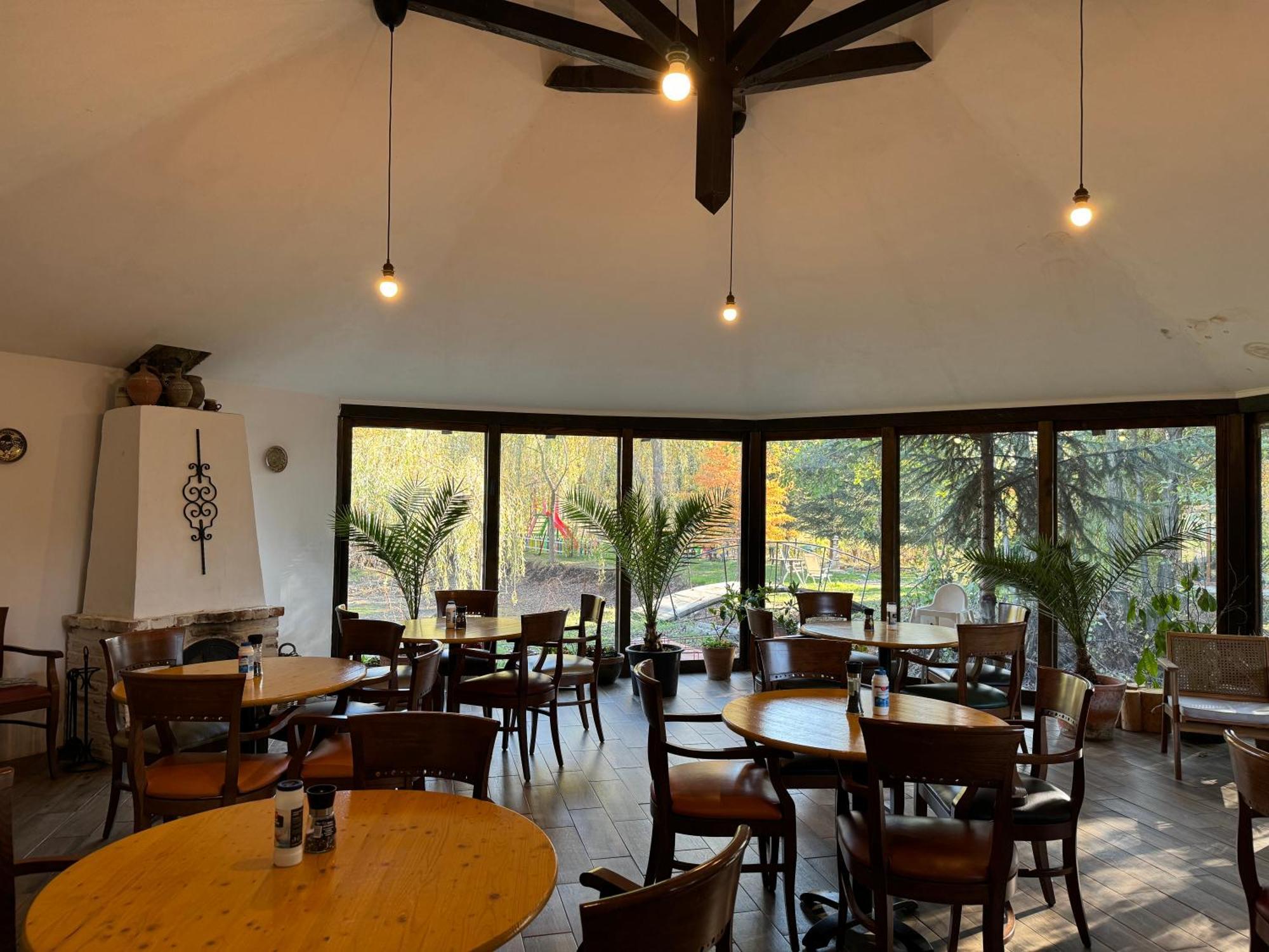 Conacul Lui Patrick Hotel Poenari Bagian luar foto