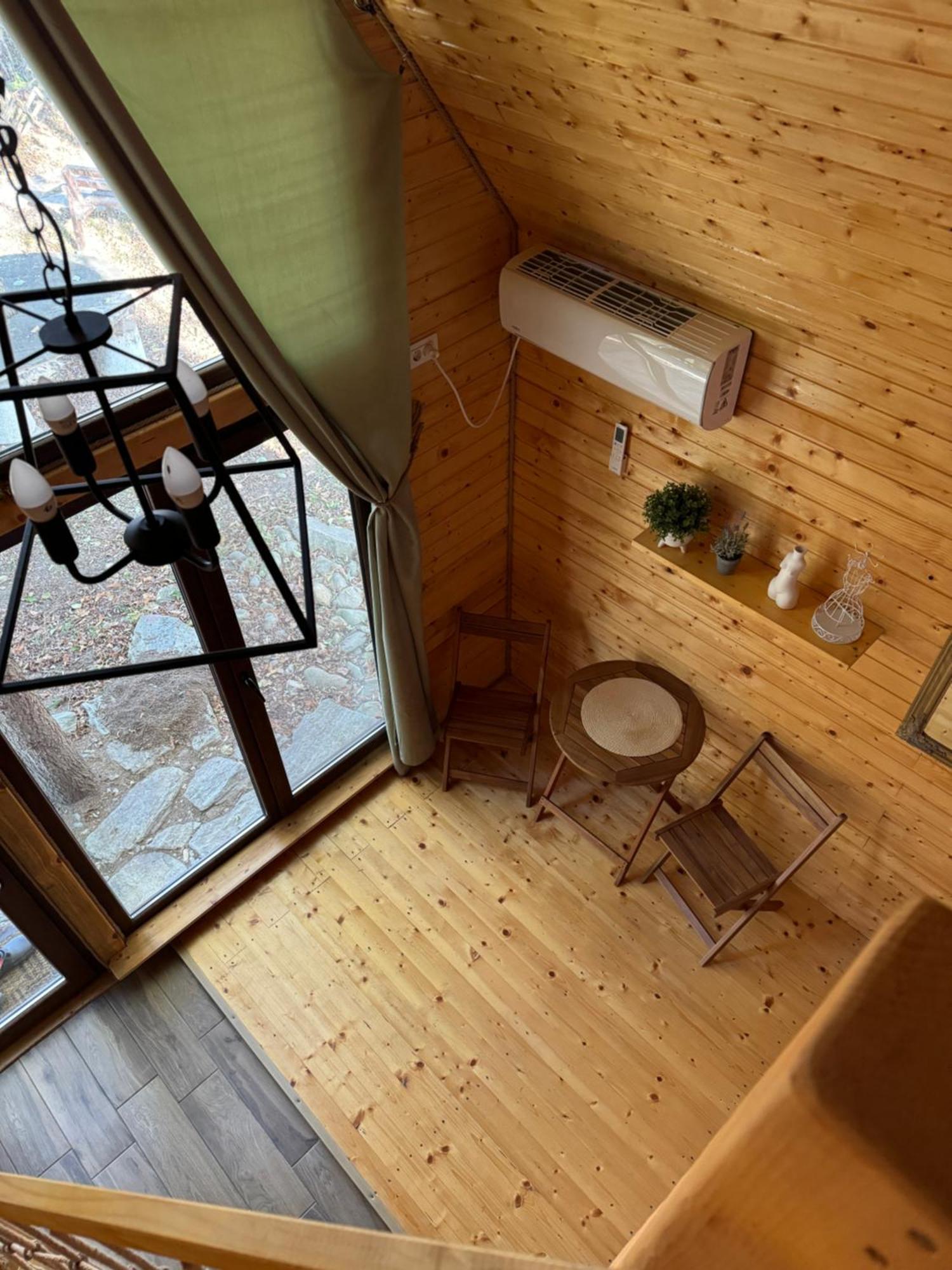 Conacul Lui Patrick Hotel Poenari Bagian luar foto