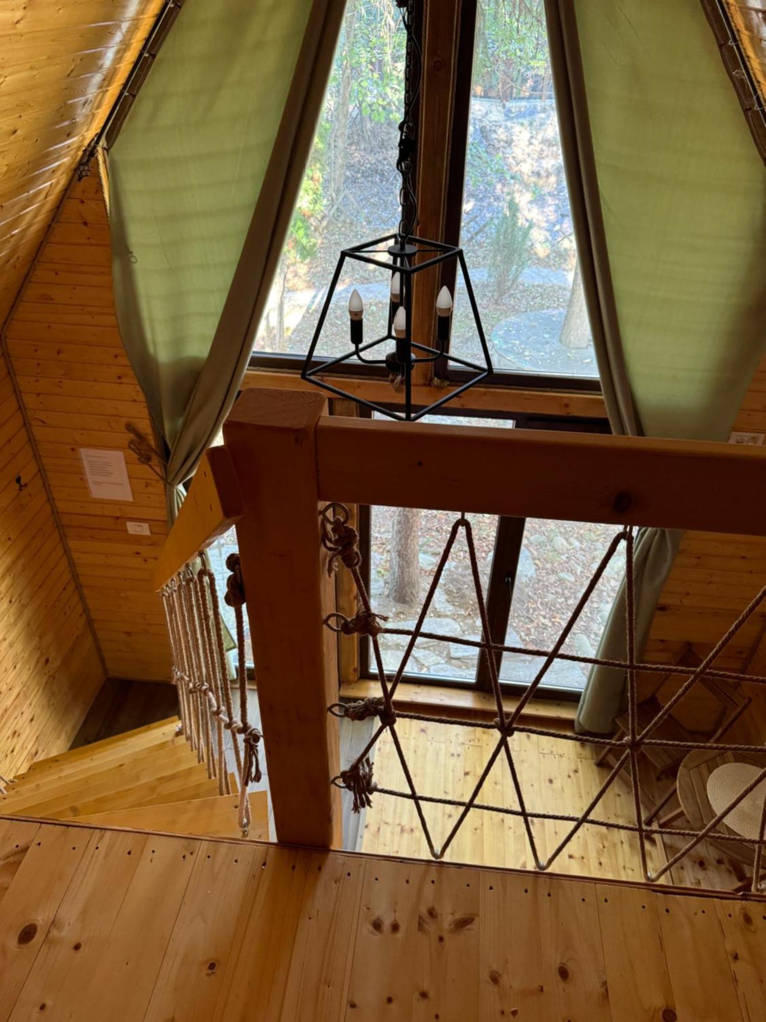 Conacul Lui Patrick Hotel Poenari Bagian luar foto